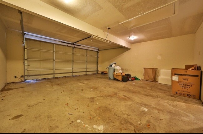 Building Photo - 101 Goins Rd