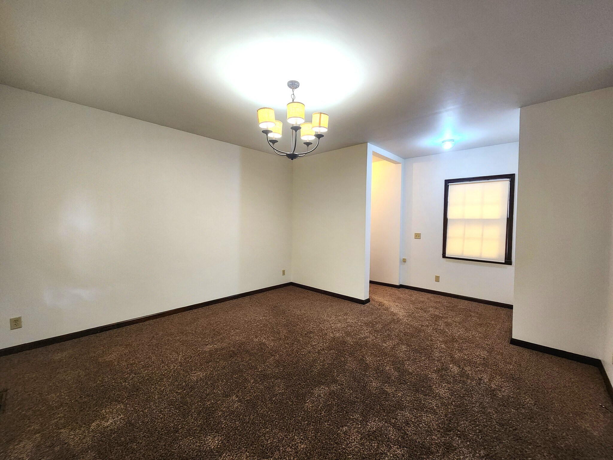 Building Photo - 513 10th Ct S