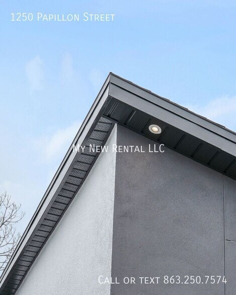 Building Photo - 1250 Papillon St