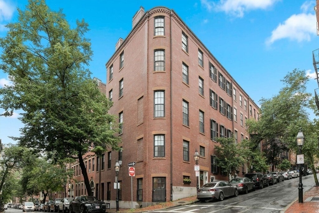 Building Photo - 93 Revere St