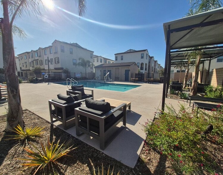 Building Photo - 2137 Cumberland