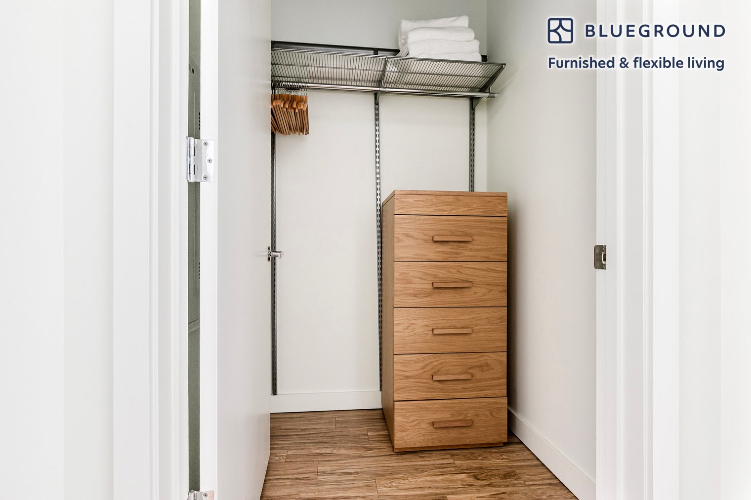 Building Photo - 165 N Desplaines St