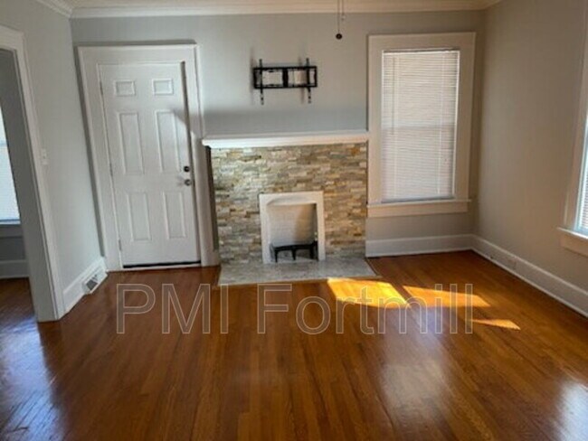 Building Photo - 465 Arch Dr