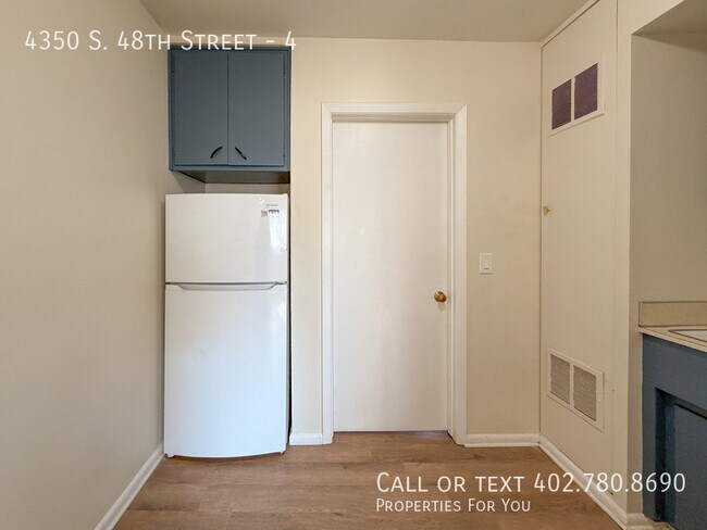 Building Photo - 4350 S 48th St