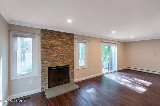Building Photo - 904 Schooner Dr