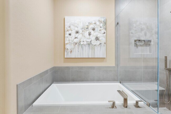 Building Photo - 11489 E Raintree Dr