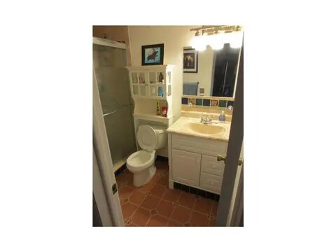 Building Photo - 1100 NE 9th Ave