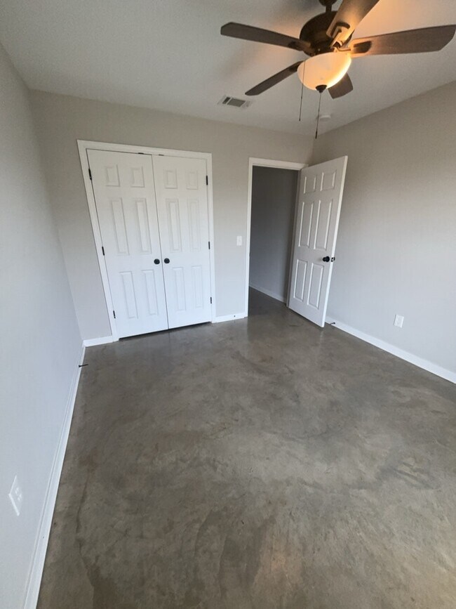 Building Photo - 1502 Arcadia Ln