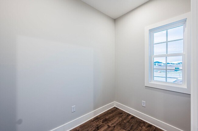 Building Photo - 809/811 Rodeo Lane