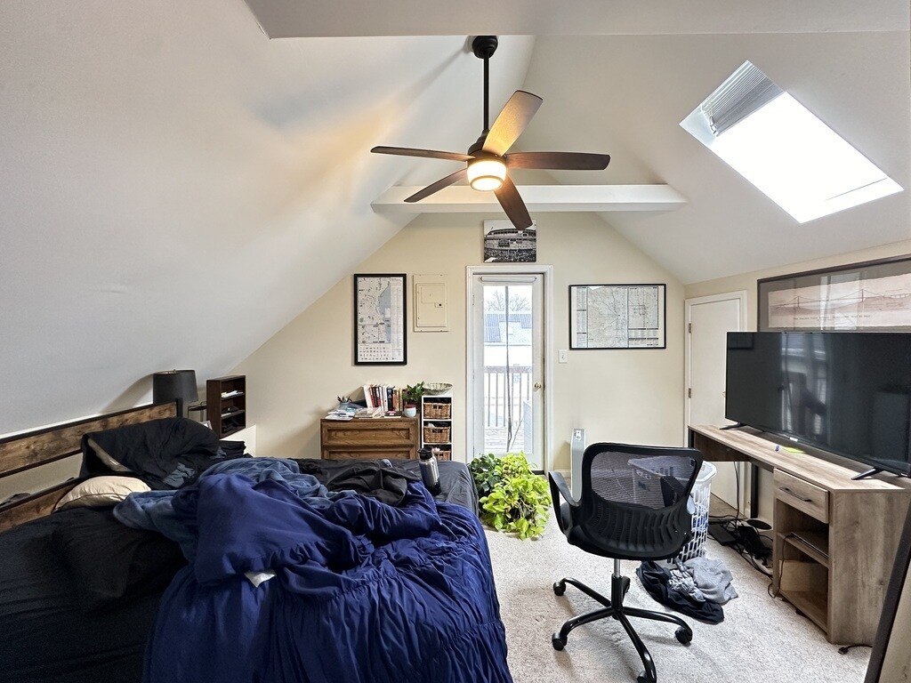 Building Photo - 1738 W Nelson St