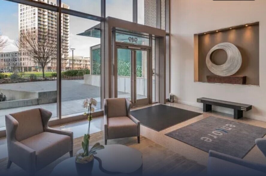 Building Photo - 949 NW Overton St