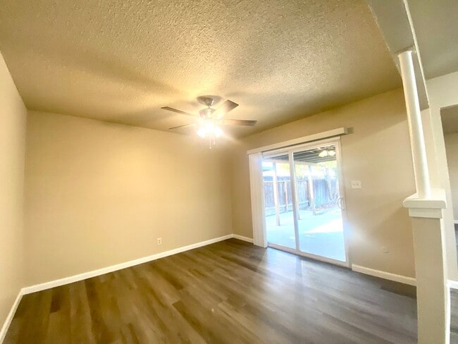 Building Photo - $1,895 Peach & Mckinley, 3 Bedroom - E. Ho...
