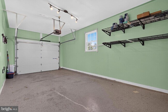 Building Photo - 48 Sussex Dr