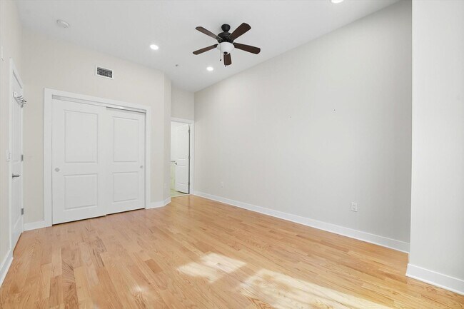 Building Photo - 251 Newark Ave