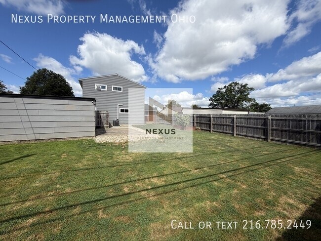 Building Photo - 6475 Sandfield Dr