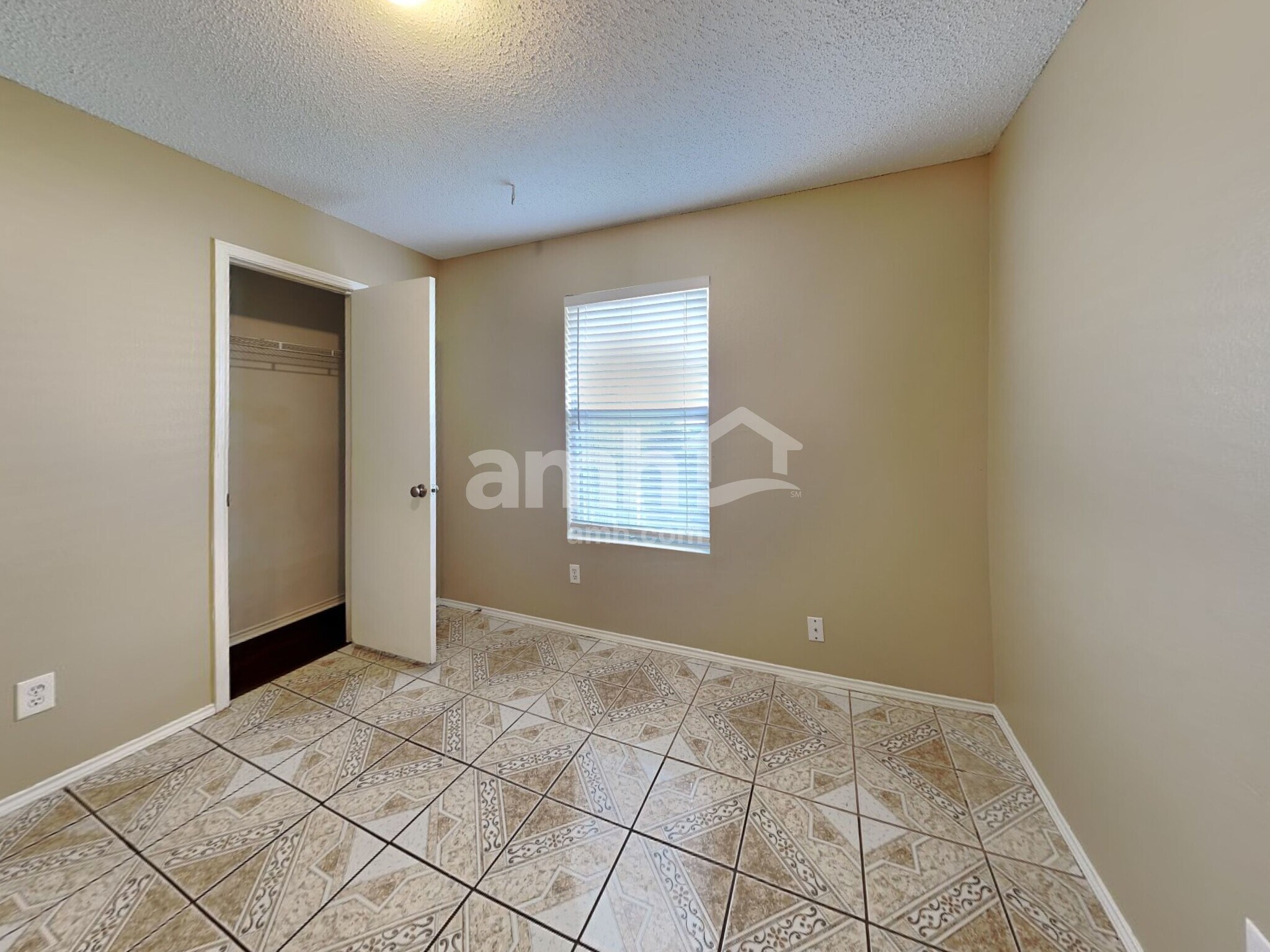 Building Photo - 702 Castlewick Ct