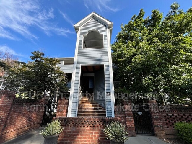 Building Photo - 300 E Park Ave