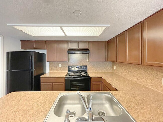 Building Photo - 3570 Ranch Rd 2222