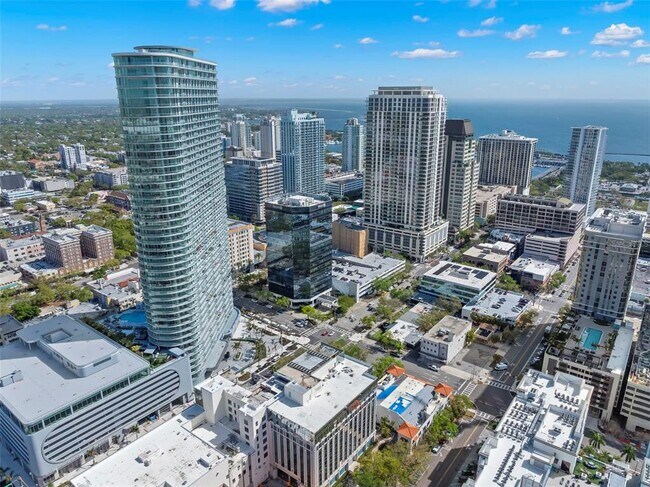 Building Photo - 400 Central Ave