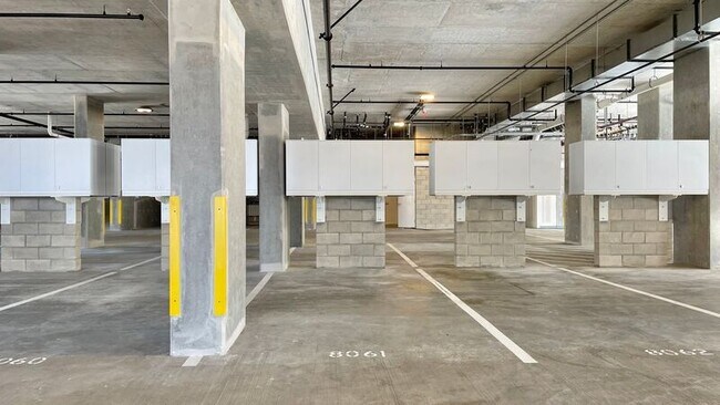 Building Photo - 629 Keeaumoku Street