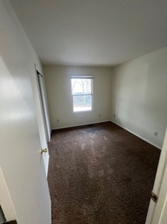 Building Photo - 3 bedroom, 2.5 bath townhome: Cedar Grove Townhomes. *6-MONTH LEASES ACCEPTED!*