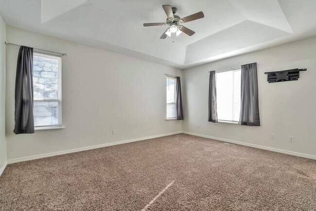 Building Photo - 426 W 2700 S