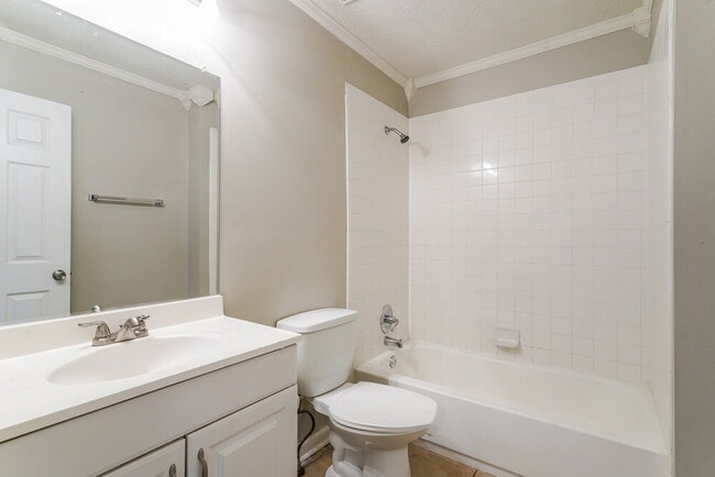 Building Photo - 126 Fergus Rd