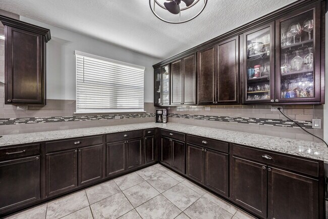 Building Photo - 79425 Plummer's Creek Dr