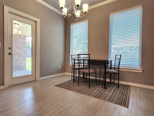 Building Photo - 2308 Paraiso Way