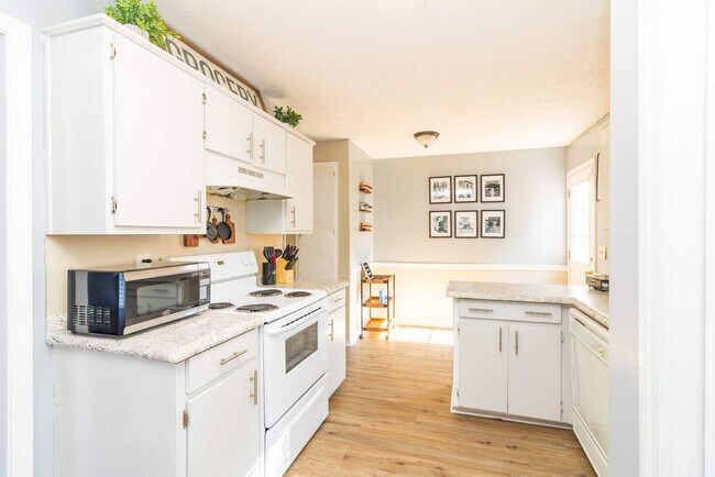 Building Photo - 1930 16th Ave