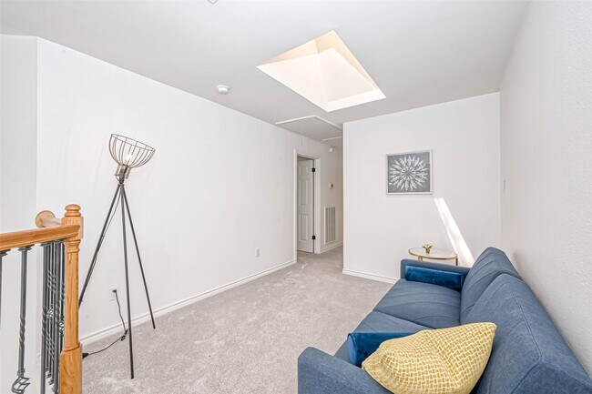 Building Photo - 5613 St Paul St