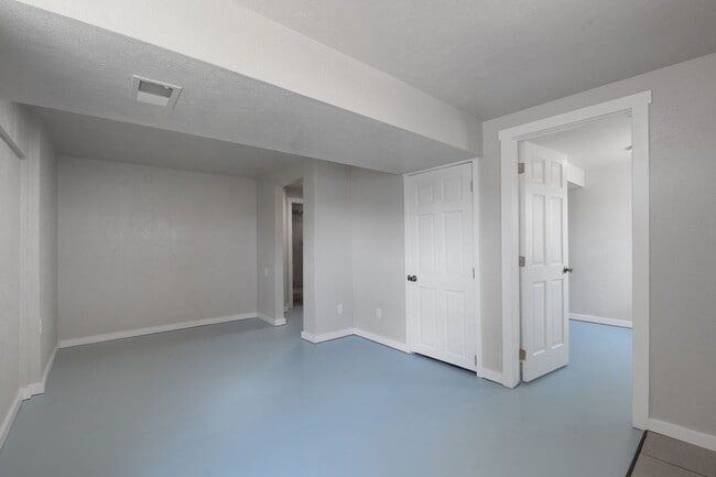 Building Photo - remodeled Monument town home