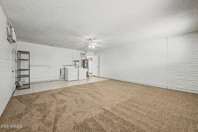Building Photo - 1623 E Del Rio Dr