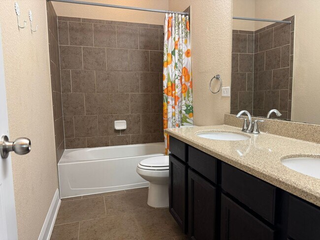 Building Photo - 517 Whittmen Ave