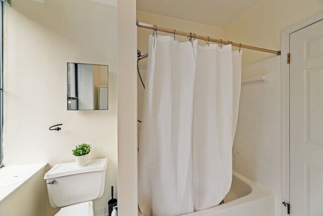 Building Photo - Kalorama Two Bedroom Duplex on Quiet Street! Private Patio/Decorative Fireplace & More!