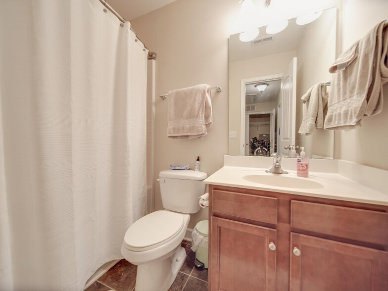 Building Photo - 5657 Tipperlinn Way