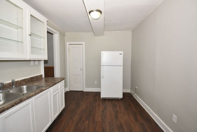 Building Photo - 510 S St Joseph St