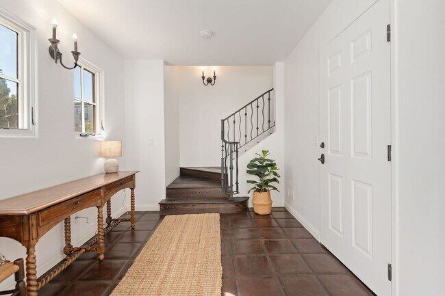 Building Photo - Villa Del Mar~ The Gorgeous gem in the Ame...