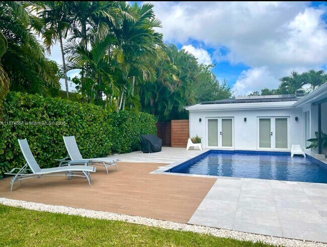 Building Photo - 5775 SW 80th St