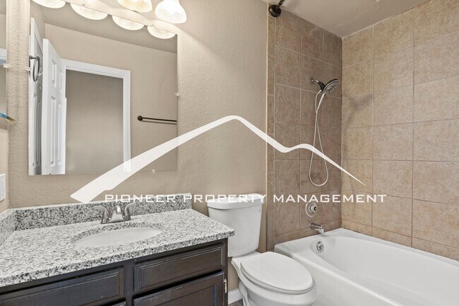 Building Photo - 3020 Mirage Dr