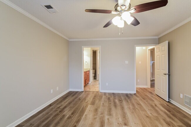 Building Photo - 4351 Zachary St