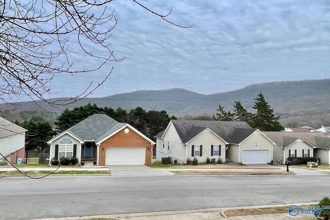 Building Photo - 186 Hollington Dr NE