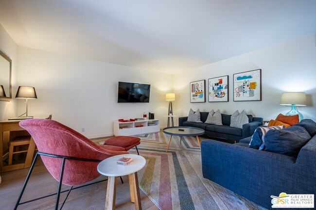 Building Photo - 2094 Normandy Ct