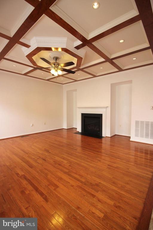 Building Photo - 9577 5th Pl