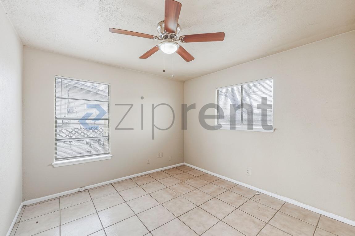 Building Photo - 6916 Shady Grove Dr