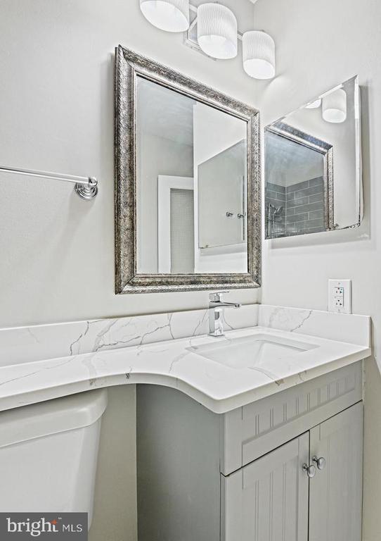 Building Photo - 2691 Glengyle Dr