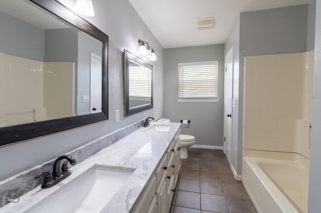 Building Photo - 4807 Del Rio Trail