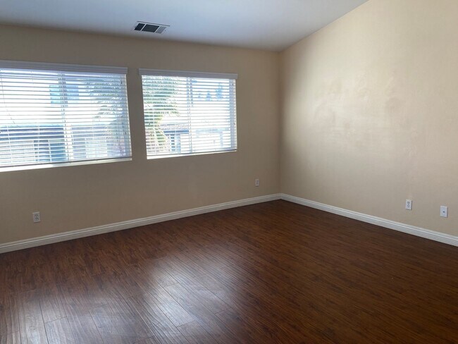 Building Photo - 12720 Lasselle St