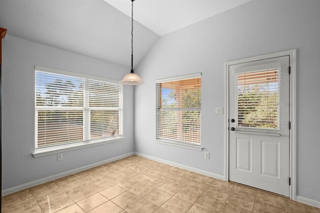 Building Photo - 415 S Frontier Ln