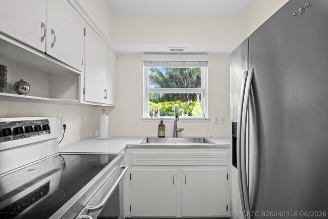 Building Photo - 15 N Swinton Cir